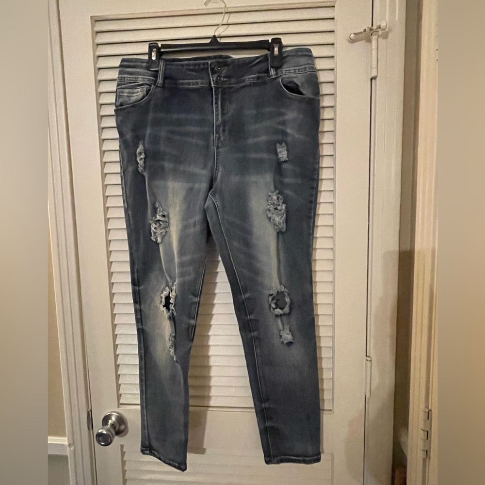 Woman’s size 15/16 Elite Jeans skinny fit